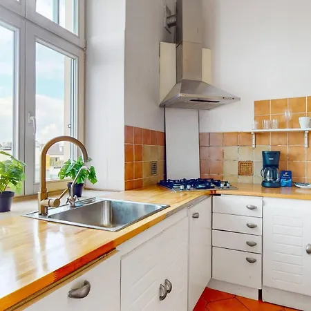 Elegance Premium Balcony Ac ワルシャワ